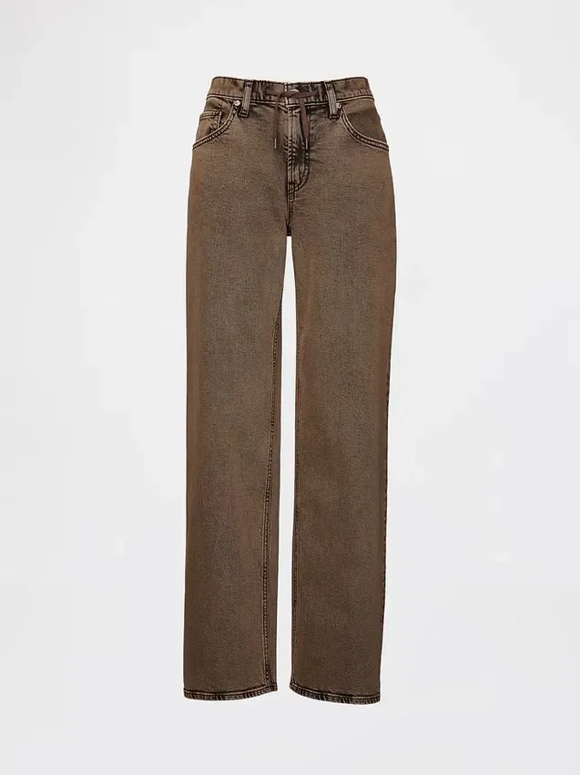 Laaggetailleerde, loszittende Jeans in jaren ’90-stijl