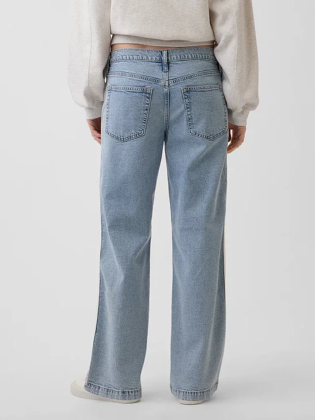 Laaggetailleerde, loszittende Jeans met zijstrepen in jaren '90-stijl