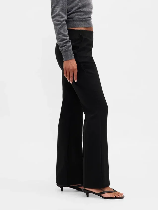 Laaggetailleerde twill-broek met uitlopende pijpen