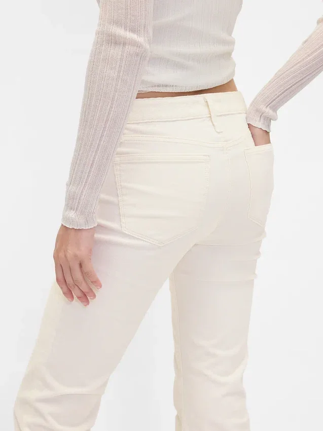 Lage taille, lange en slanke corduroybroek