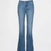 Lage taille, lange en slanke Jeans met gespleten zoom