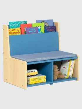 Leeshoekje voor peuters met beklede bank