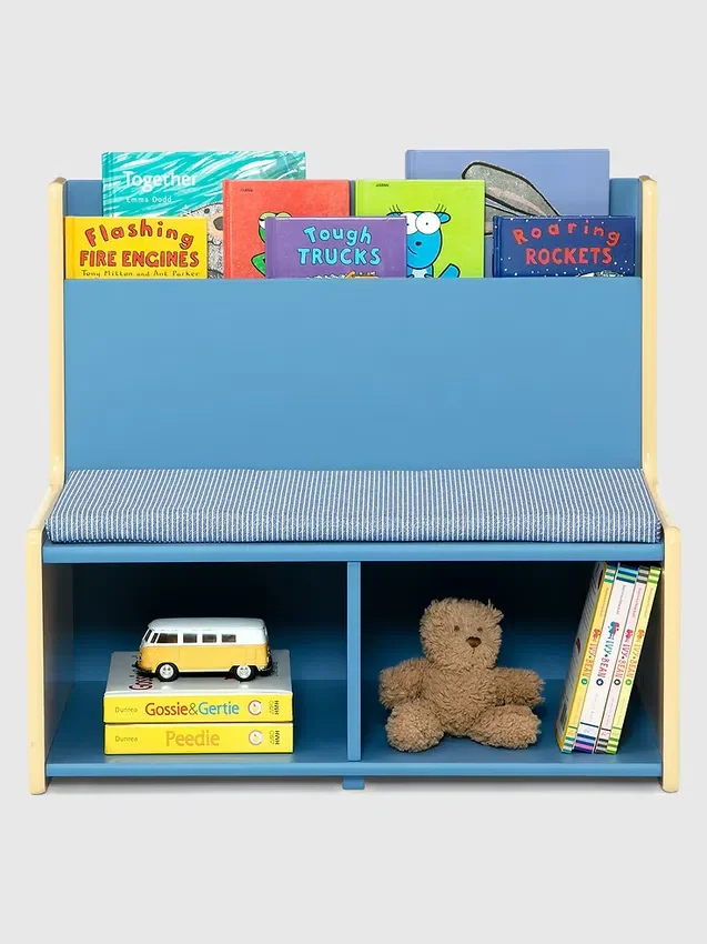 Leeshoekje voor peuters met beklede bank