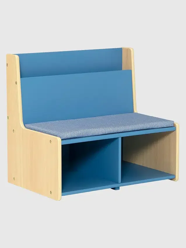 Leeshoekje voor peuters met beklede bank