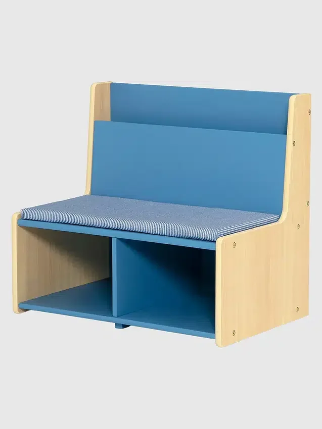 Leeshoekje voor peuters met beklede bank