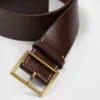 Leren riem met vierkante gesp
