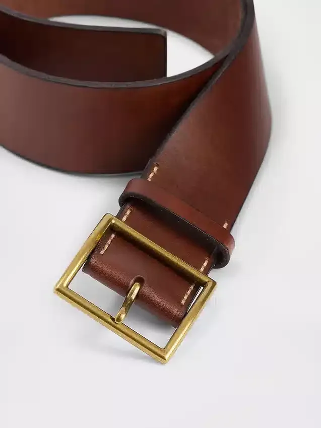 Leren riem met vierkante gesp
