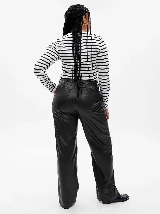 Loszittende broek van veganistisch leer met middelhoge taille