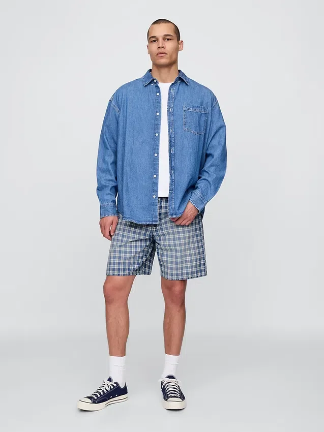 Loszittende denimkorte broek met ruitjespatroon in jaren 90-stijl