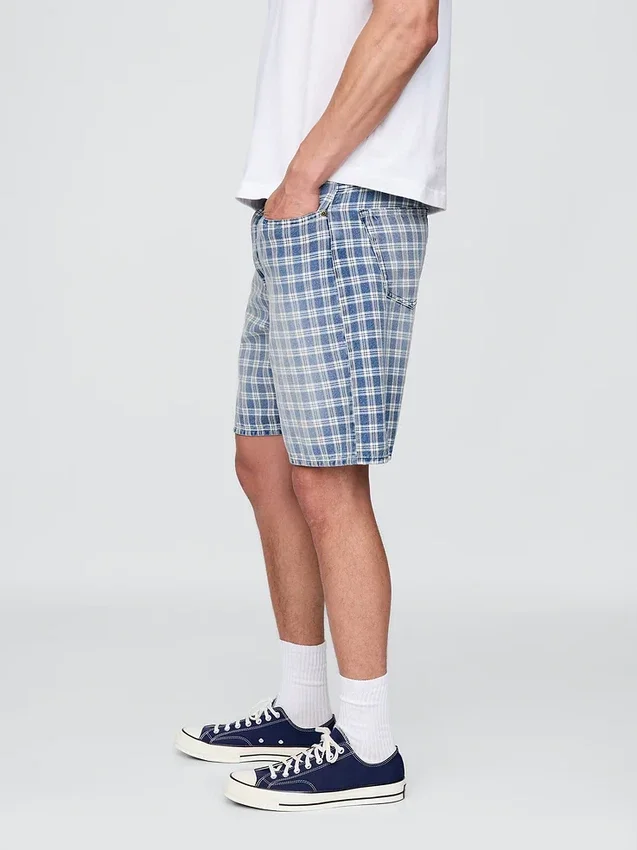 Loszittende denimkorte broek met ruitjespatroon in jaren 90-stijl