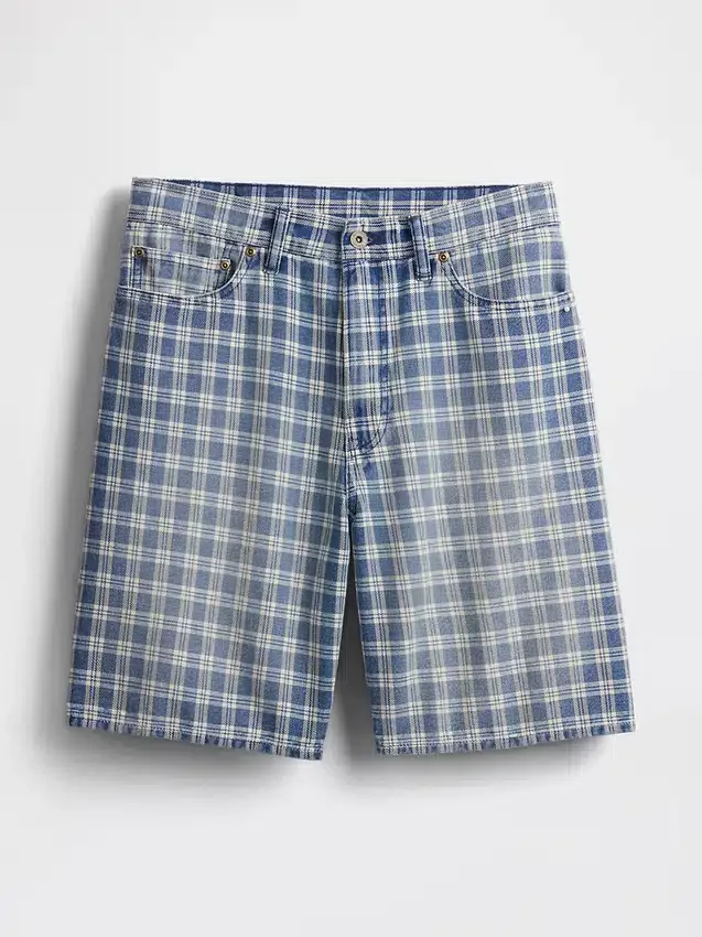 Loszittende denimkorte broek met ruitjespatroon in jaren 90-stijl