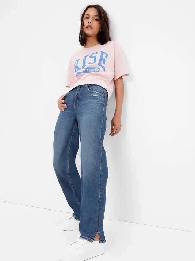 Loszittende jeans in jaren '90-stijl