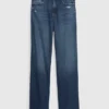 Loszittende jeans in jaren '90-stijl