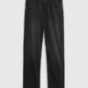 Loszittende jeans in jaren '90-stijl