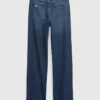 Loszittende jeans in jaren '90-stijl