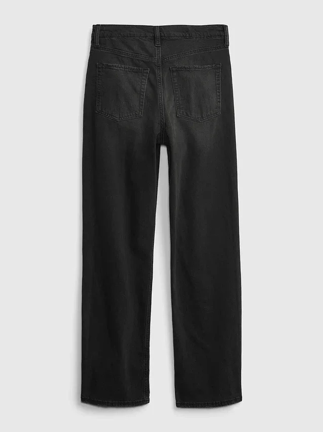 Loszittende jeans in jaren '90-stijl