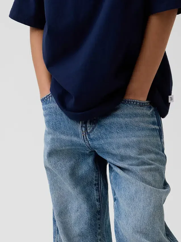 Loszittende jeans voor kinderen in jaren '90-stijl