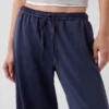 Loszittende joggingbroek met middelhoge taille van Vintagesoft-frottee