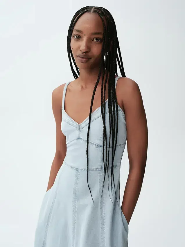 Maxijurk van denim met naad in corsetstijl