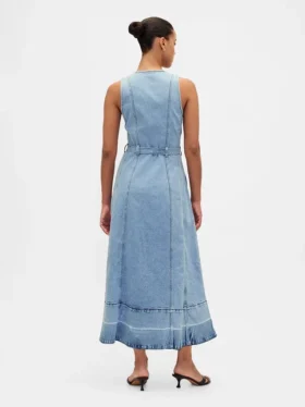 Maxijurk van denim met strikriem en knopen aan de voorkant