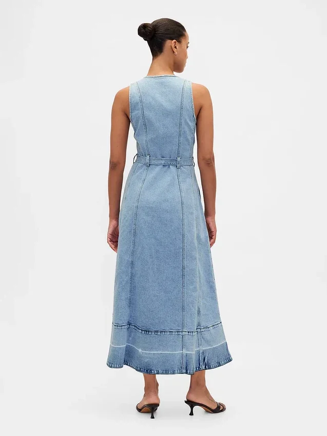 Maxijurk van denim met strikriem en knopen aan de voorkant