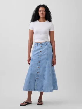 Maxirok van denim met naden en knoopsluiting aan de voorkant