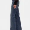 Mid-rise, stijve, relaxed flare-Jeans