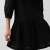 Mini-jurk met lage taille en kanten rand