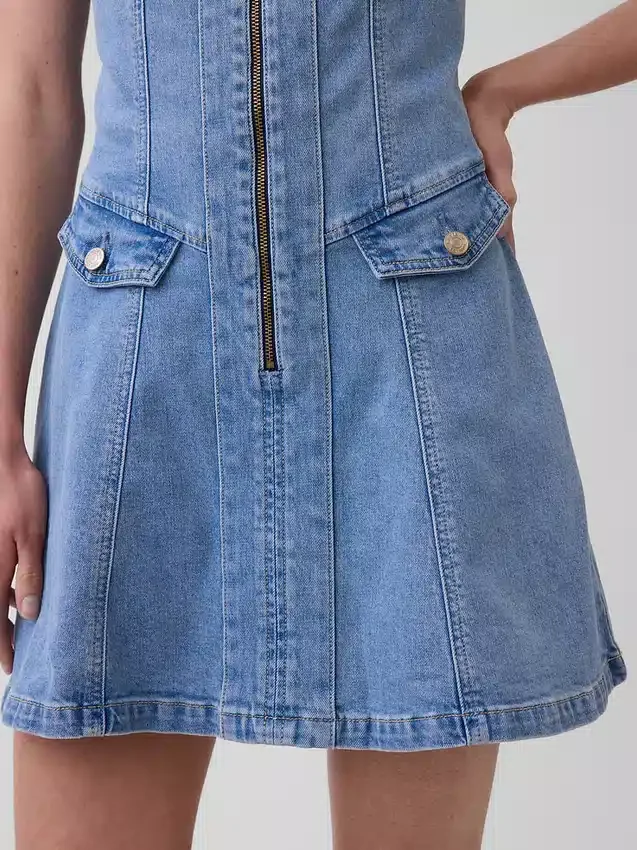 Mini-jurk van denim met naden en ritssluiting aan de voorkant
