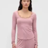 Mini-pyjamatop met ribbel en kanten rand
