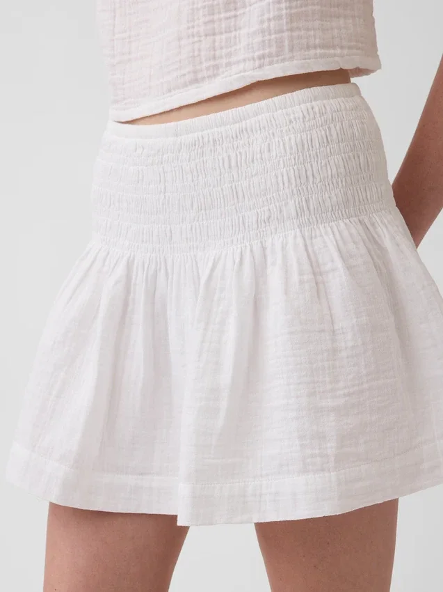 Mini-skort van katoenen gaas met gesmokte taille