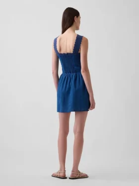 Minijurk met plooitjes en verlaagde taille