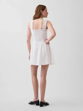 Minijurk met plooitjes en verlaagde taille