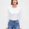 Modern, compact geribd cropped T-shirt