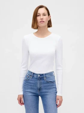 Modern, compact geribd cropped T-shirt