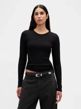 Modern, compact geribd cropped T-shirt