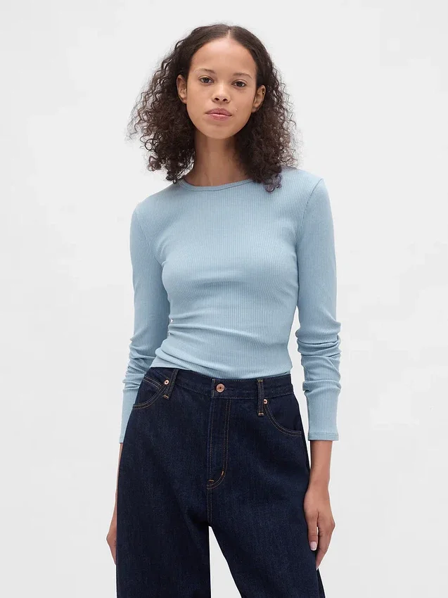 Modern, compact geribd cropped T-shirt