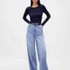 Modern, compact geribd cropped T-shirt