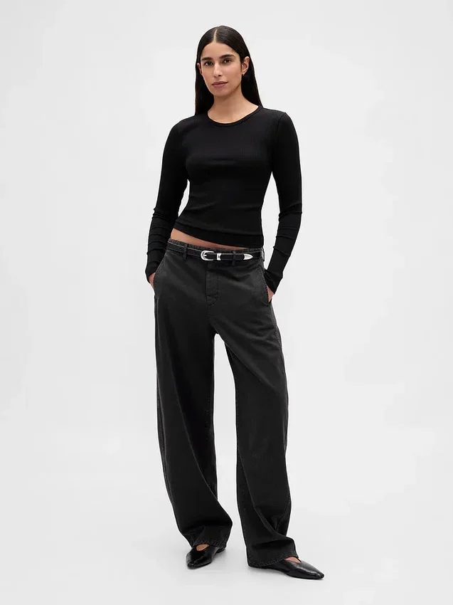 Modern, compact geribd cropped T-shirt