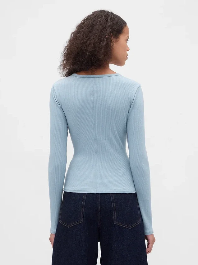 Modern, compact geribd cropped T-shirt