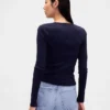 Modern, compact geribd cropped T-shirt
