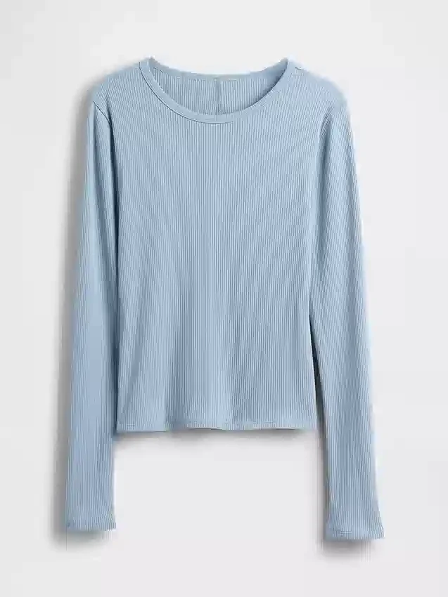 Modern, compact geribd cropped T-shirt