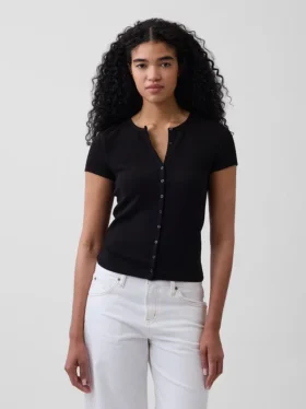 Modern geribbeld T-shirt met knoopsluiting en ronde hals