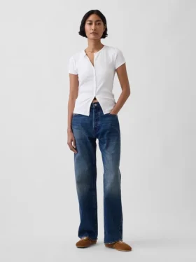 Modern geribbeld T-shirt met knoopsluiting en ronde hals