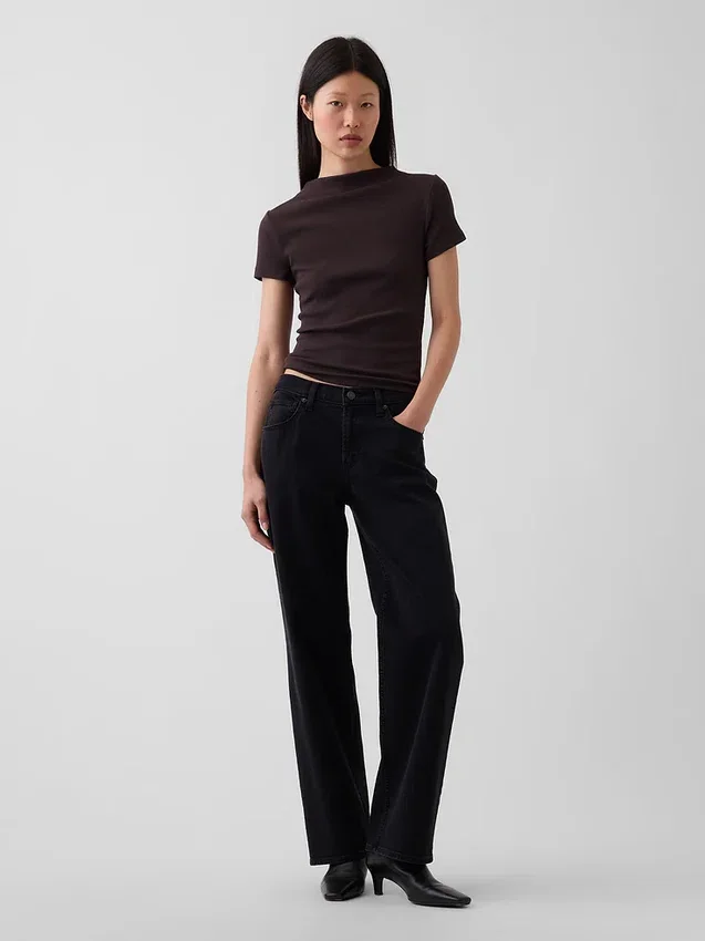Modern geribd T-shirt met hoge hals en cropped pasvorm