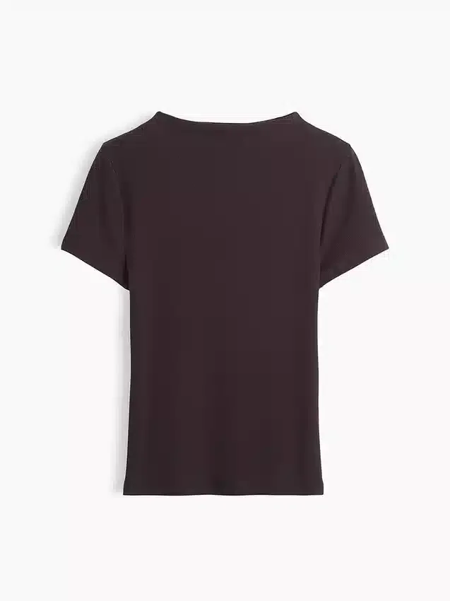 Modern geribd T-shirt met hoge hals en cropped pasvorm