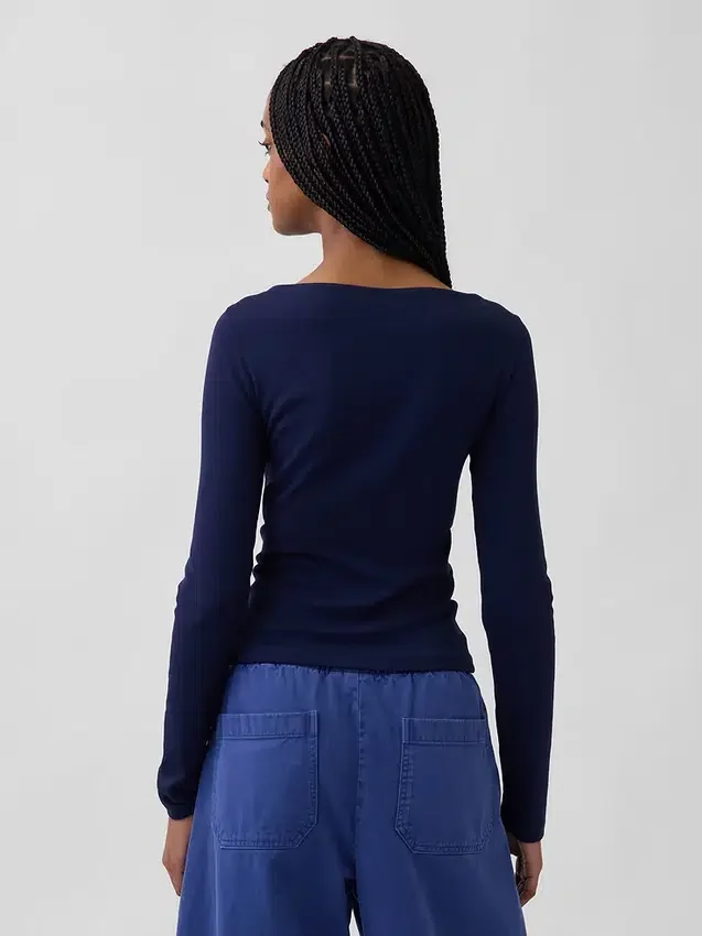 Modern T-shirt met boothals