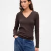 Modern T-shirt met V-hals