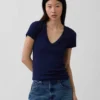 Modern T-shirt met V-hals