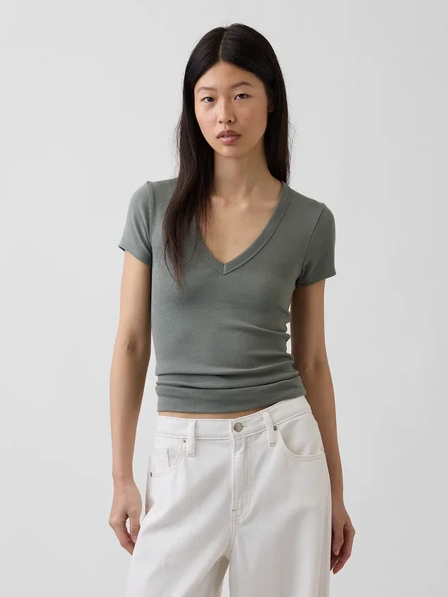 Modern T-shirt met V-hals